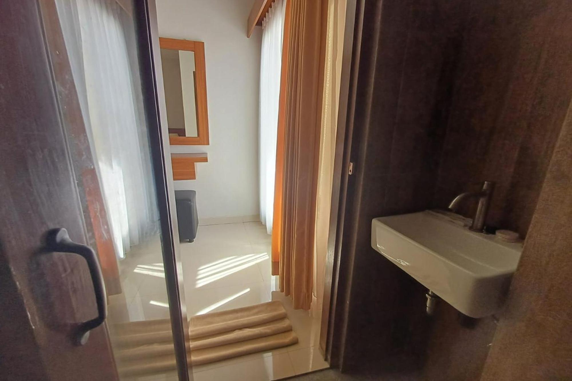 Taste Of Bali Hostel Кута Экстерьер фото
